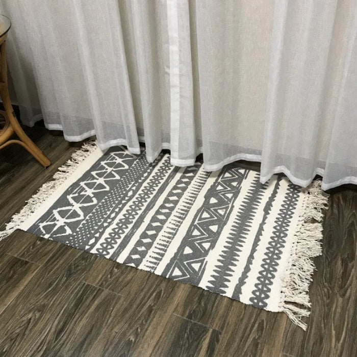 Woven Ethnic Geometric Pattern Accent Throw Rug