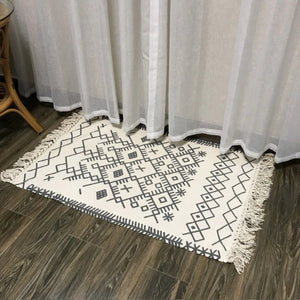 Woven Ethnic Geometric Pattern Accent Throw Rug