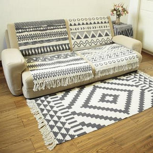 Woven Ethnic Geometric Pattern Accent Throw Rug
