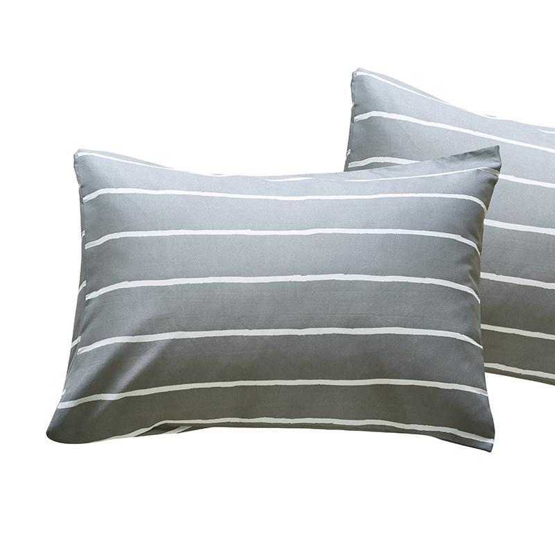 Gray 2/3-Piece White Striped Duvet Cover Set